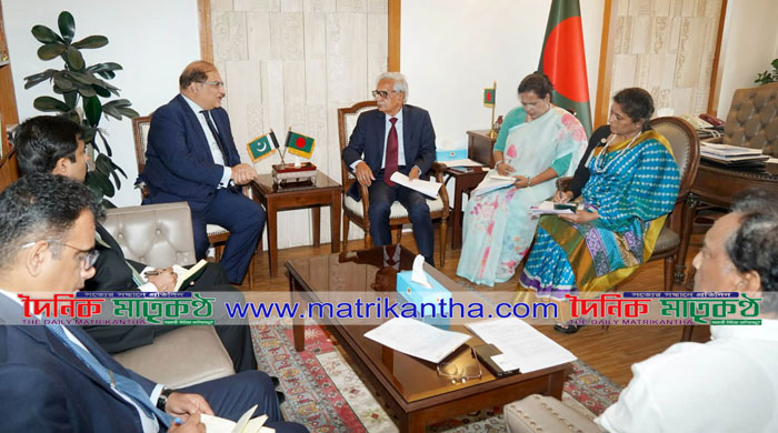 সংস্কৃতি মন্ত্রীর সাথে পাকিস্তানের হাইকমিশনারের সৌজন্য সাক্ষাৎ